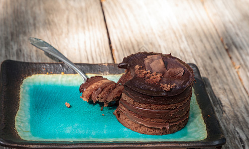奶油巧克力慕斯层蛋糕糕点甜点糖衣蛋糕奶油状软糖图片
