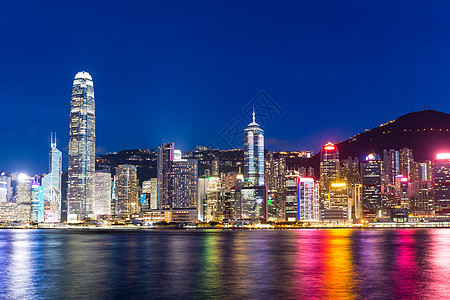 香港市晚上公司地标摩天大楼建筑城市天空港口办公室天际金融图片