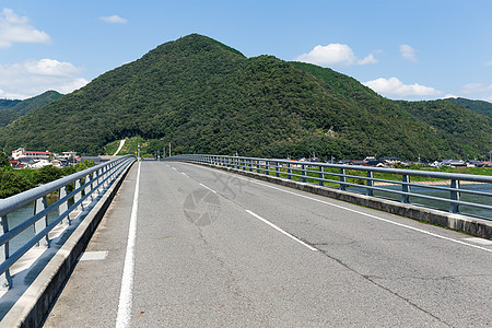 通往农村的道路图片