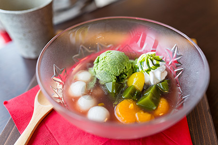 日本甜点蛋糕饺子食物绿色木头小吃团子御手节日美食图片