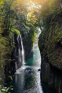 高原峡谷旅行红叶阳光池塘水池射线森林丛林黄色季节图片