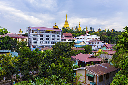 缅甸Shwedagon塔地标吸引力佛教徒游客大衮爬坡佛塔寺庙神社历史性图片