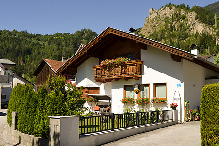 典型的奥地利提罗兰小屋图片