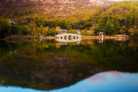 黑龙池水池天空目的地旅游旅行图片