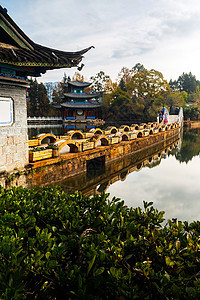 黑龙池天空目的地旅行水池旅游背景图片