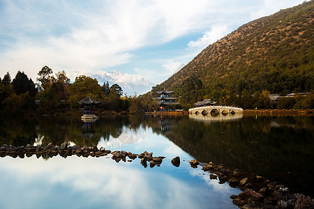 黑龙池目的地水池天空旅游旅行图片