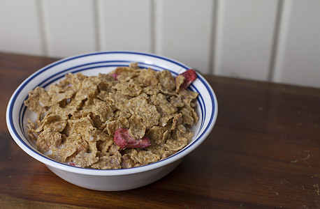 玉米花粮食小吃茶点奶制品食物美食牛奶糖类纤维早餐图片