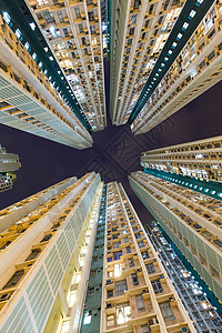 香港夜景夜间从低角度建造天桥大楼背景