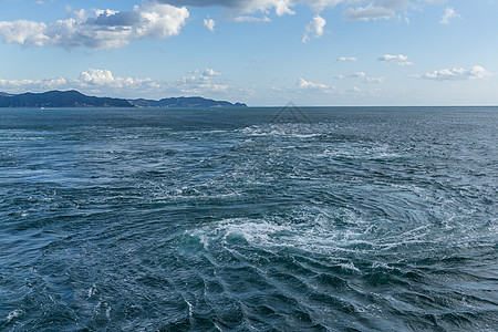 德岛的鸣笛天空跨度海景游客吸引力淡路四国海浪漩涡涡流图片