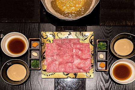 Matsusaka牛肉沙布Shabu Set盘子享受配料面条派对家庭食物橙子牛肉菜单图片