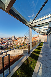 现代建筑平台建筑物财产商业玻璃蓝色花园住宅窗户房间天空图片