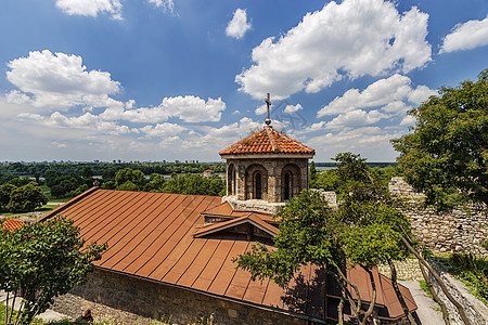 贝尔格莱德堡垒和圣佩特卡教堂蓝色景观历史旅行色彩公园城市建筑学城堡石头图片