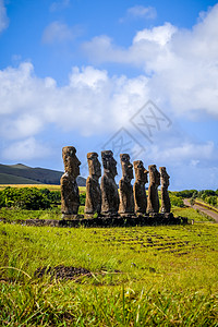 Moais雕像 Ahu Akivi 东岛纪念碑旅游考古学历史海洋宗教巨石岩石地标旅行图片