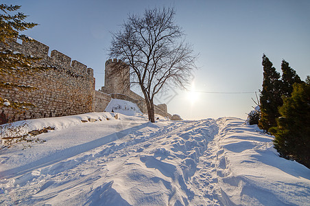 堡垒墙的一部分蓝色土地白色雪原长廊建筑学天际石头图片