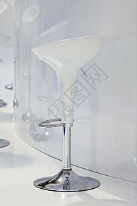 现代白色椅子家具风格合金木头展览金属商业塑料装饰靠背图片