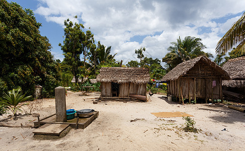 马达加斯加马拉昂antsetra地区的非洲疟疾小屋建筑学热带情调贫困平房房子国家部落稻草乡村图片