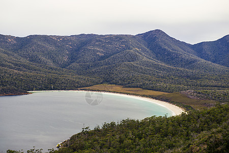 位于塔斯马尼亚Freycinet国家公园的葡萄玻璃湾海滩海岸线海岸支撑风景海浪海景图片