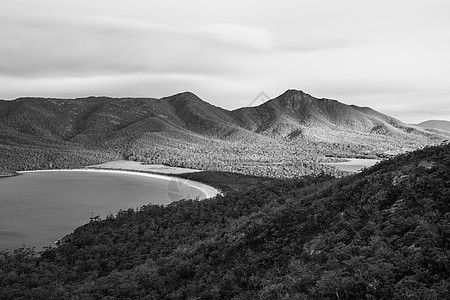 位于塔斯马尼亚Freycinet国家公园的葡萄玻璃湾海滩海岸风景海浪海景海岸线支撑图片