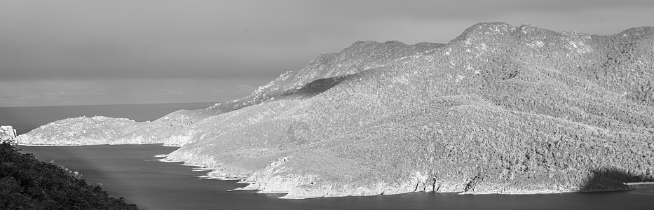 位于塔斯马尼亚Freycinet国家公园的葡萄玻璃湾海滩海岸海景海岸线风景支撑海浪图片