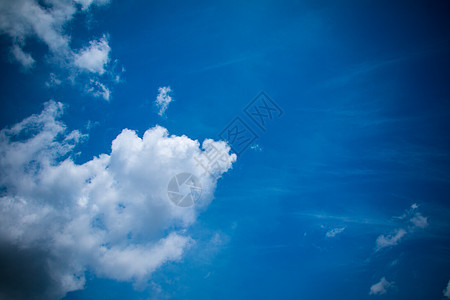 美丽的天空在清空的天空中晴天臭氧太阳自由场景气象空气蓝色环境天气图片