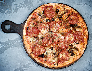 自制肉披萨委员会火腿午餐食品美食文化香肠芝士肉丸小吃图片