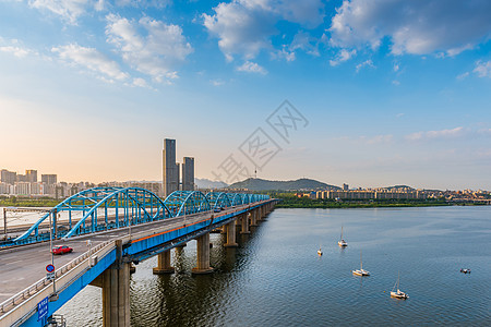 首尔市南韩东杰克大桥和汉河日落城市车站铜雀旅行场景地标交通景观背景图片