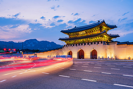 韩国东大门在南首尔的夜里 横穿庆博京贡宫背景