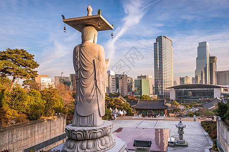 南韩首尔城的邦根萨寺庙佛教徒城市寺庙市中心历史性观光建筑物场景游客雕像图片