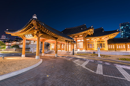 仁川 韩国传统风格建筑 在晚上在仁川的仁川旅行公园城市天空景观房子商业蓝色地标建筑学图片