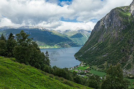 挪威Storfjorden山尽端的诺尔达尔图片