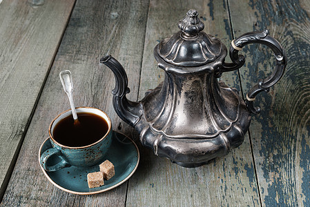 古董咖啡壶和咖啡图片