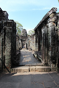 柬埔寨一座古老寺庙的废墟城市上帝建筑学旅游雕塑宗教文化旅行文明古董图片