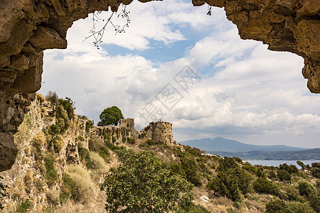 希腊古代皮洛斯的帕莱奥卡斯特罗城堡建筑旅游石头观光恶化洞穴旅行假期建筑学废墟图片