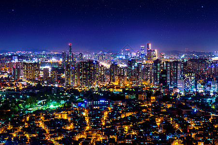 南韩首尔夜里的城市风景图片
