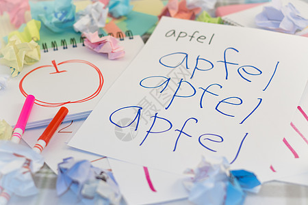 德语 儿童写作水果用于实践的名称教学知识学习学生孩子地毯绘画语言教育铅笔图片