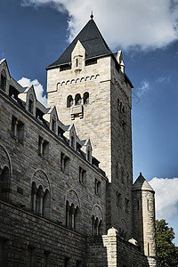 皇宫城堡和高塔城市住宅石头楼梯窗户门户网站建筑建筑学柱子天空图片