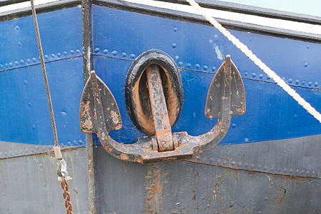 有锚的旧荷兰码头船血管货物木头红色船运港口金属运输航海材料图片