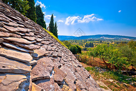 Dalmatian石头屋顶和Skrip村景观图图片