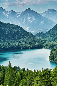 阿尔卑斯山的阿尔卑斯湖山脉环境旅游天线高山行政区森林远足图片