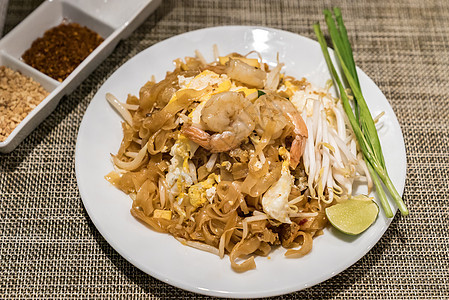 虾垫蔬菜盘子美食午餐面条搅拌软垫海鲜食物烹饪图片