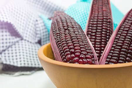 紫色甜玉米 美丽谷物健康之粮的Colorfu照片饮食小吃农业营养果汁美食粮食维生素农场产品图片
