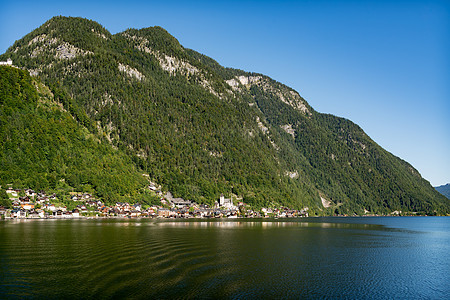 Hallstat湖的Hallstat 视图地标风景树木教会高山反射建筑学旅行建筑物旅游图片