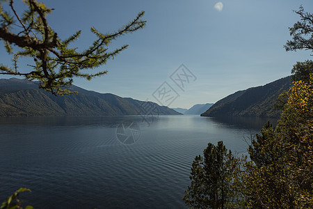 大蓝湖 天气好的时候钓鱼森林户外运动山脉蓝天天空岩石旅行娱乐旅游图片