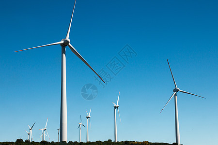 的风力涡轮机天空活力爬坡生态旅行发电机蓝色技术高原涡轮图片