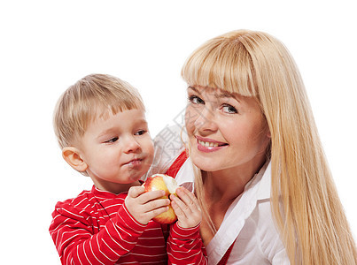 苹果健康营养童年后代喜悦母亲微笑男生孩子享受食物金发图片