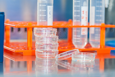 实验室安全 laminar 空气流柜中的实验室材料微生物学细菌学药品流动文化蓝色管子生物遗传学生物学图片