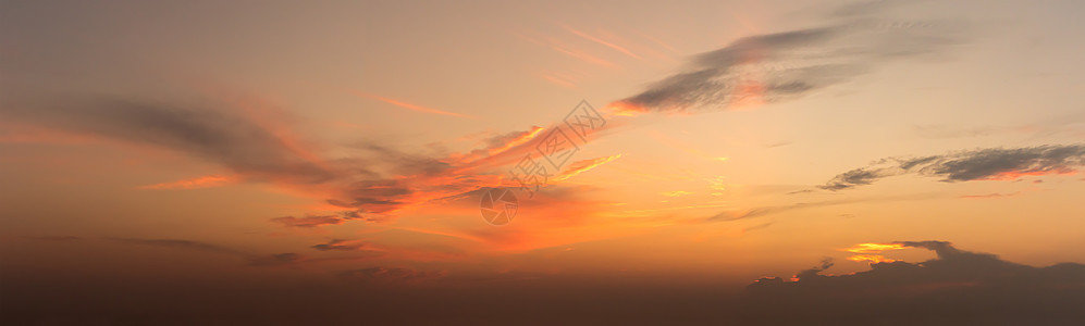 天空中弥漫的乌云自由全景风景天气气候多云日光景观蓝天橙子背景图片