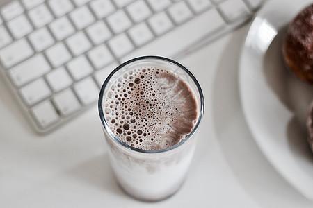 美味巧克力牛奶白色食物办公室电脑键盘可可图片