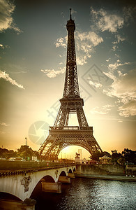 Eiffel 铁塔视图纪念碑景观历史性遗产旅游日落地标季节城市金属图片