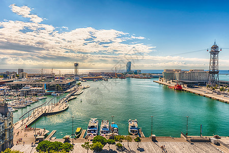 Port Vell 巴塞罗那 加泰罗尼亚 西班牙的鸟瞰图景观旅游天线房子血管码头建筑游艇旅行城市图片